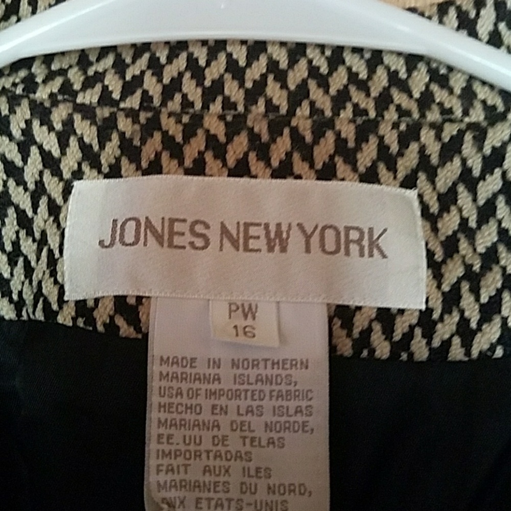 Female Suit Jacket - Picture 4 of 4